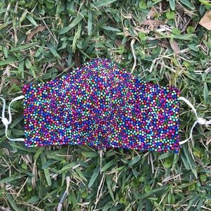 🎉 One (1) confetti dot adult face mask
